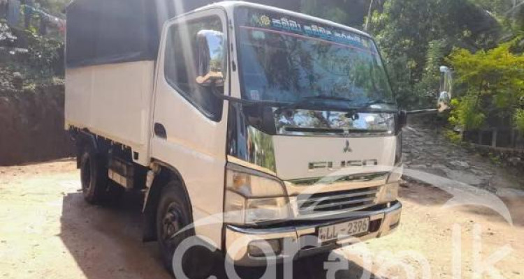 MITSUBISHI FUSO 2002
