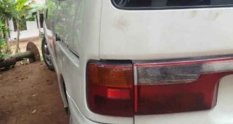 NISSAN SERENA 1990