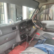 NISSAN CARAVAN 1994