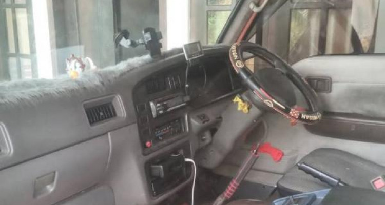 NISSAN CARAVAN 1994