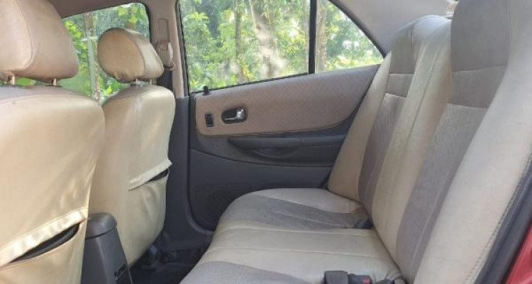 FORD LASER 2000