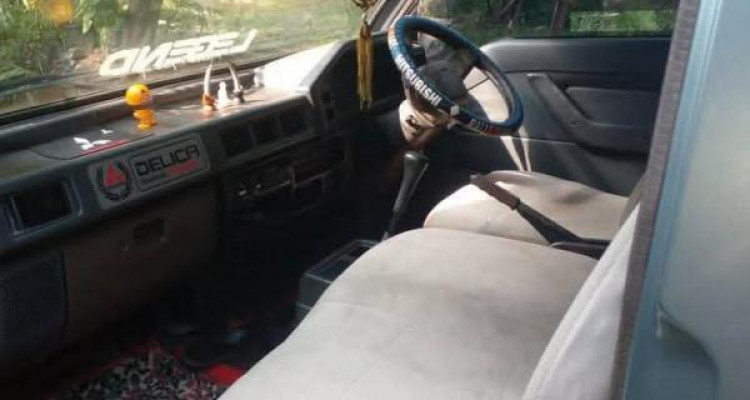 MITSUBISHI DELICA PO5 1989