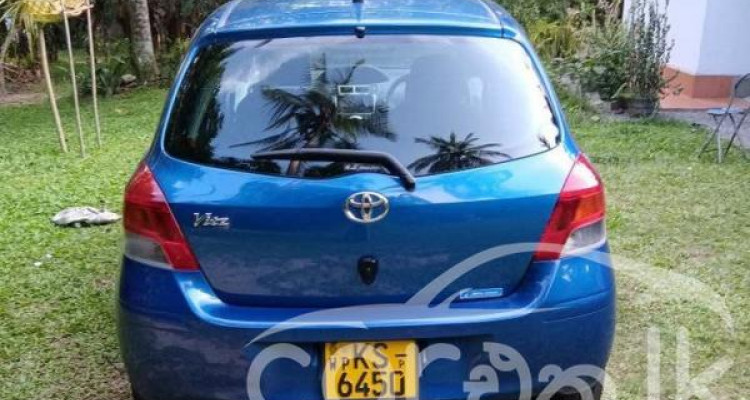 TOYOTA VITZ 2010