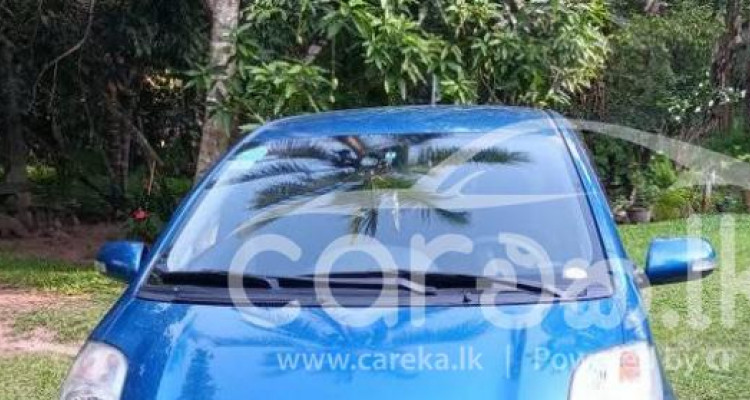 TOYOTA VITZ 2010