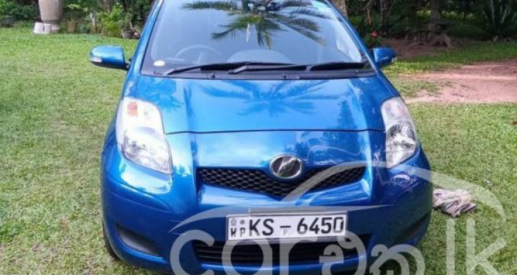 TOYOTA VITZ 2010