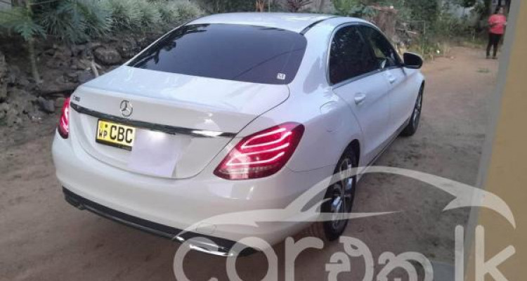 MERCEDES BENZ C180 2015