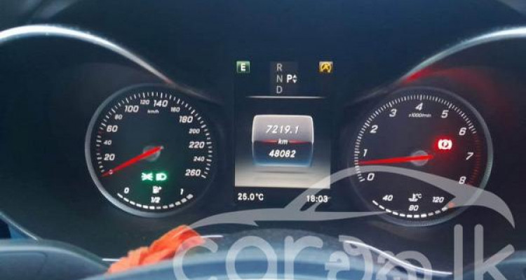 MERCEDES BENZ C180 2015
