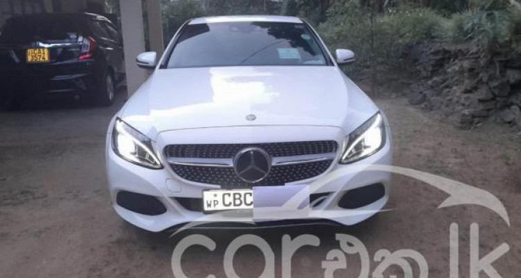 MERCEDES BENZ C180 2015