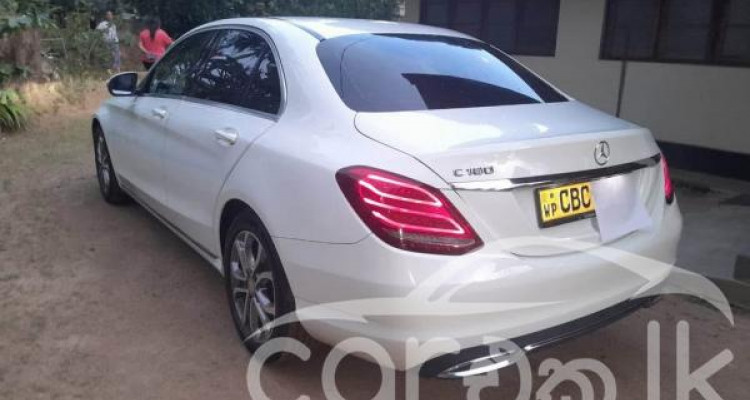 MERCEDES BENZ C180 2015