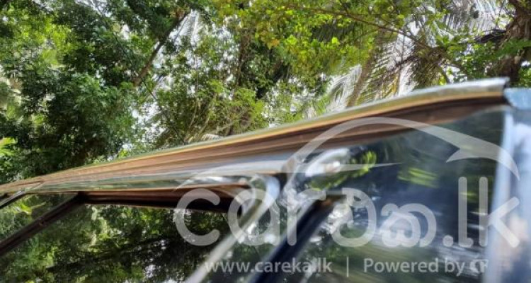 NISSAN CARAVAN 1995