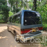 NISSAN CARAVAN 1995