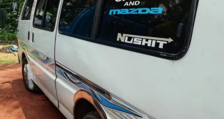 MAZDA BROWNY 1995