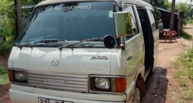 MAZDA BROWNY 1995