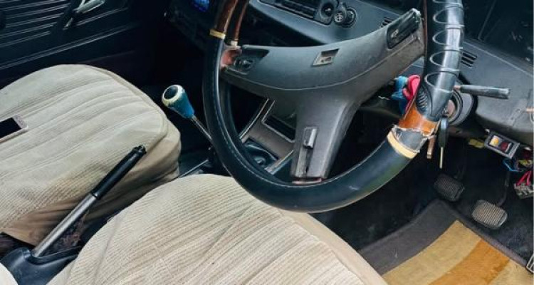 NISSAN SUNNY B211 1981