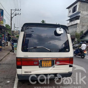 NISSAN CARAVAN 1996