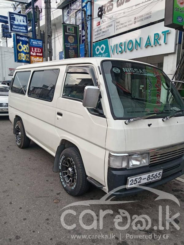 NISSAN CARAVAN 1996