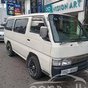 NISSAN CARAVAN 1996