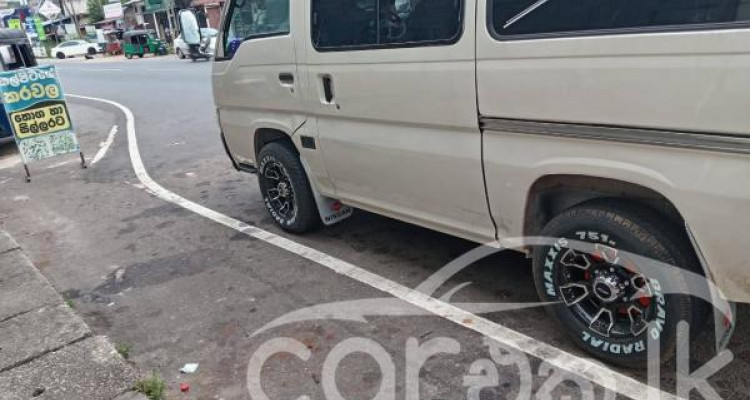 NISSAN CARAVAN 1996