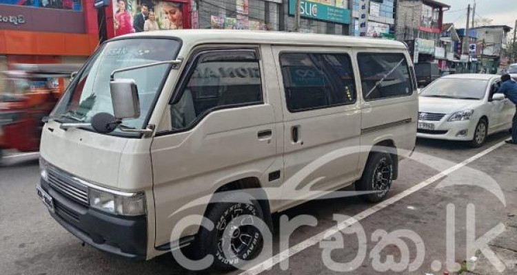 NISSAN CARAVAN 1996