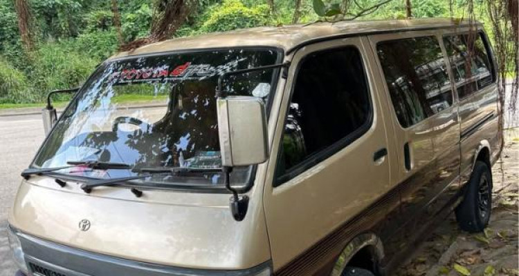 TOYOTA DOLPHIN 1990