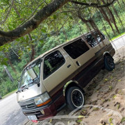 TOYOTA DOLPHIN 1990