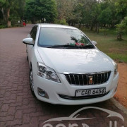 TOYOTA PREMIO 2013