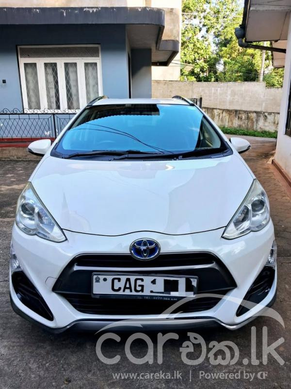 TOYOTA AQUA 2015
