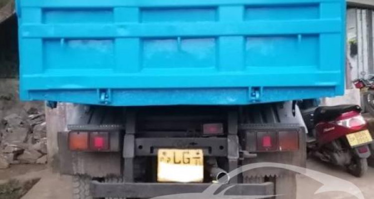 MITSUBISHI CANTER 2001