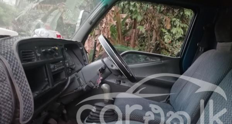 MITSUBISHI CANTER 2001
