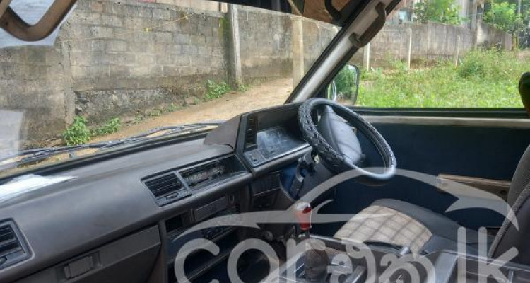 NISSAN VANETTE 1987