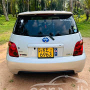 TOYOTA IST 2003