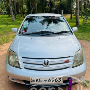 TOYOTA IST 2003