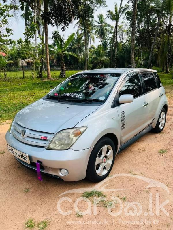 TOYOTA IST 2003