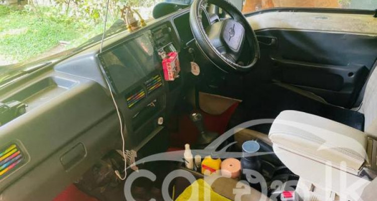 SUBARU SAMBAR 2000