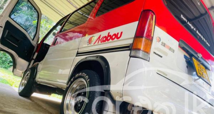 SUBARU SAMBAR 2000