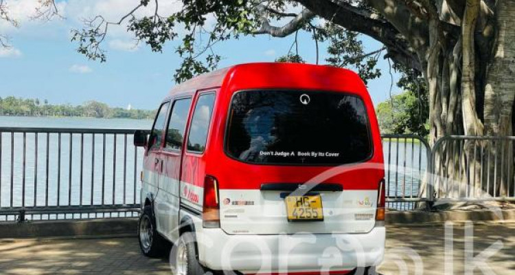SUBARU SAMBAR 2000