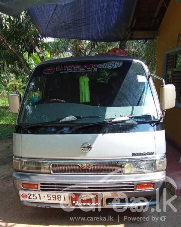 NISSAN CARAVAN 1995