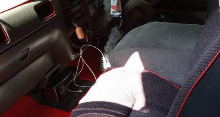 NISSAN CARAVAN 1995