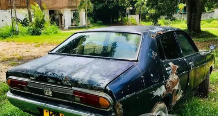 NISSAN SUNNY B211 1977