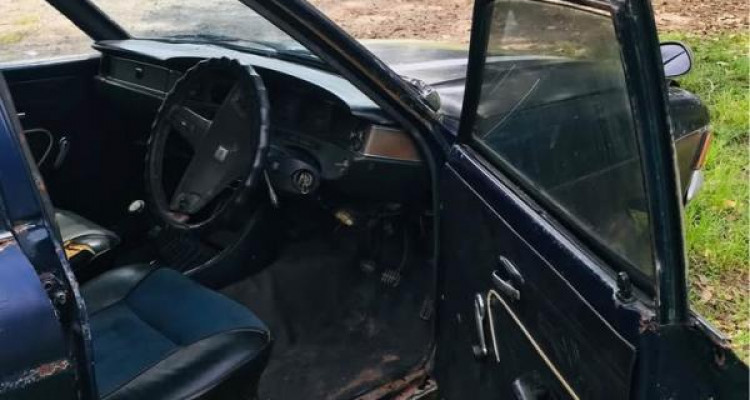 NISSAN SUNNY B211 1977