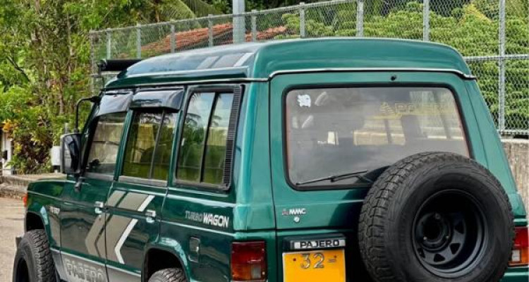 MITSUBISHI PAJERO 1985