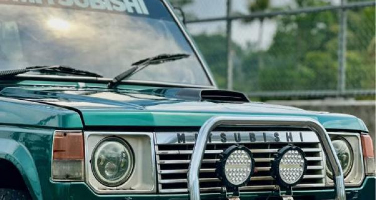 MITSUBISHI PAJERO 1985