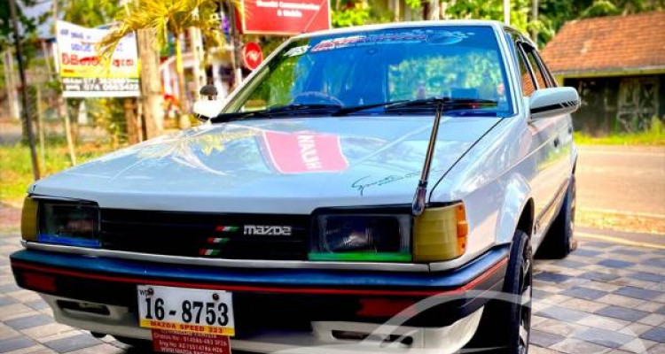 MAZDA FAMILIA 1986