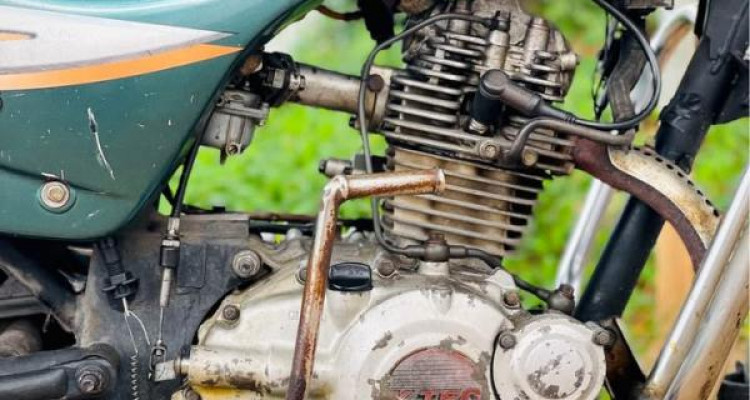 BAJAJ BOXER 2003