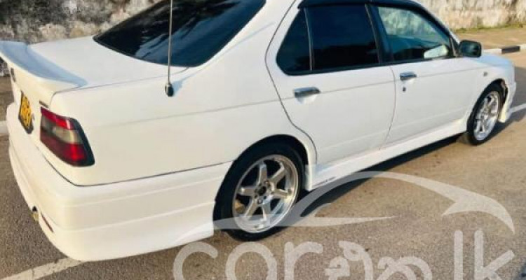 NISSAN BLUEBIRD 2004