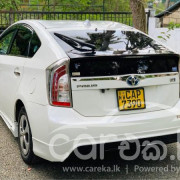 TOYOTA PRIUS 2014