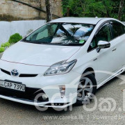 TOYOTA PRIUS 2014