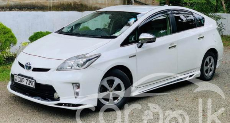 TOYOTA PRIUS 2014