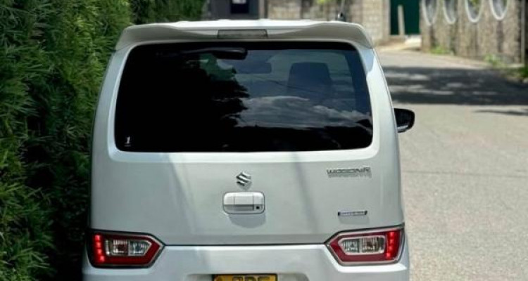 SUZUKI WAGON R FZ 2018