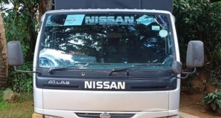 NISSAN ATLAS 2001